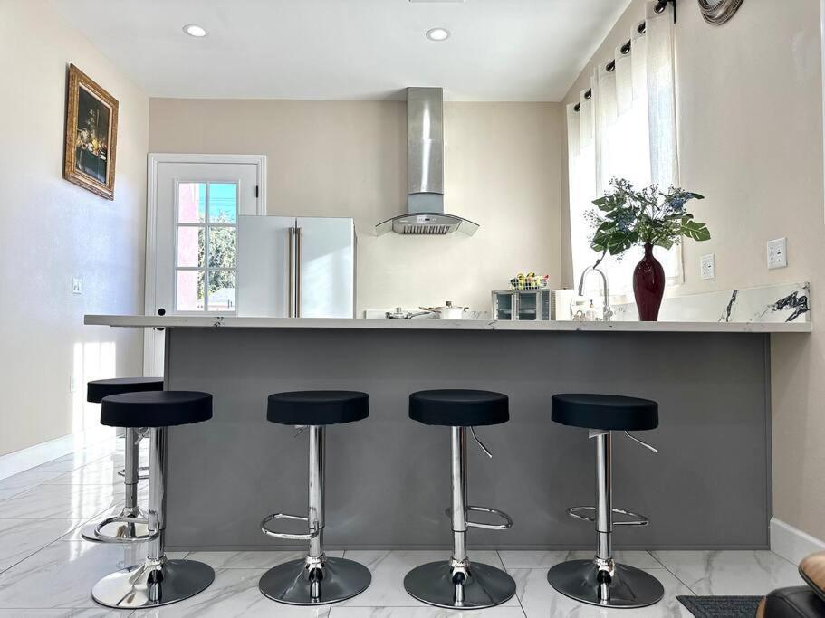New Renovated House In Little Saigon Villa Midway City Eksteriør bilde