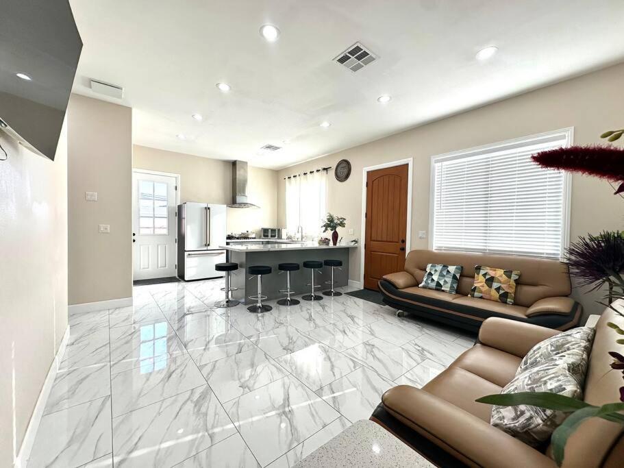 New Renovated House In Little Saigon Villa Midway City Eksteriør bilde